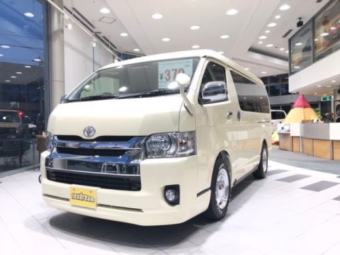 新車ハイエースワゴン　GL　ライトイエロー　カスタムコンプリート